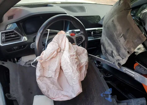 2023 BMW M4 Competition z USA, uszkodzony, nr VIN WBS33BA08PCM81406